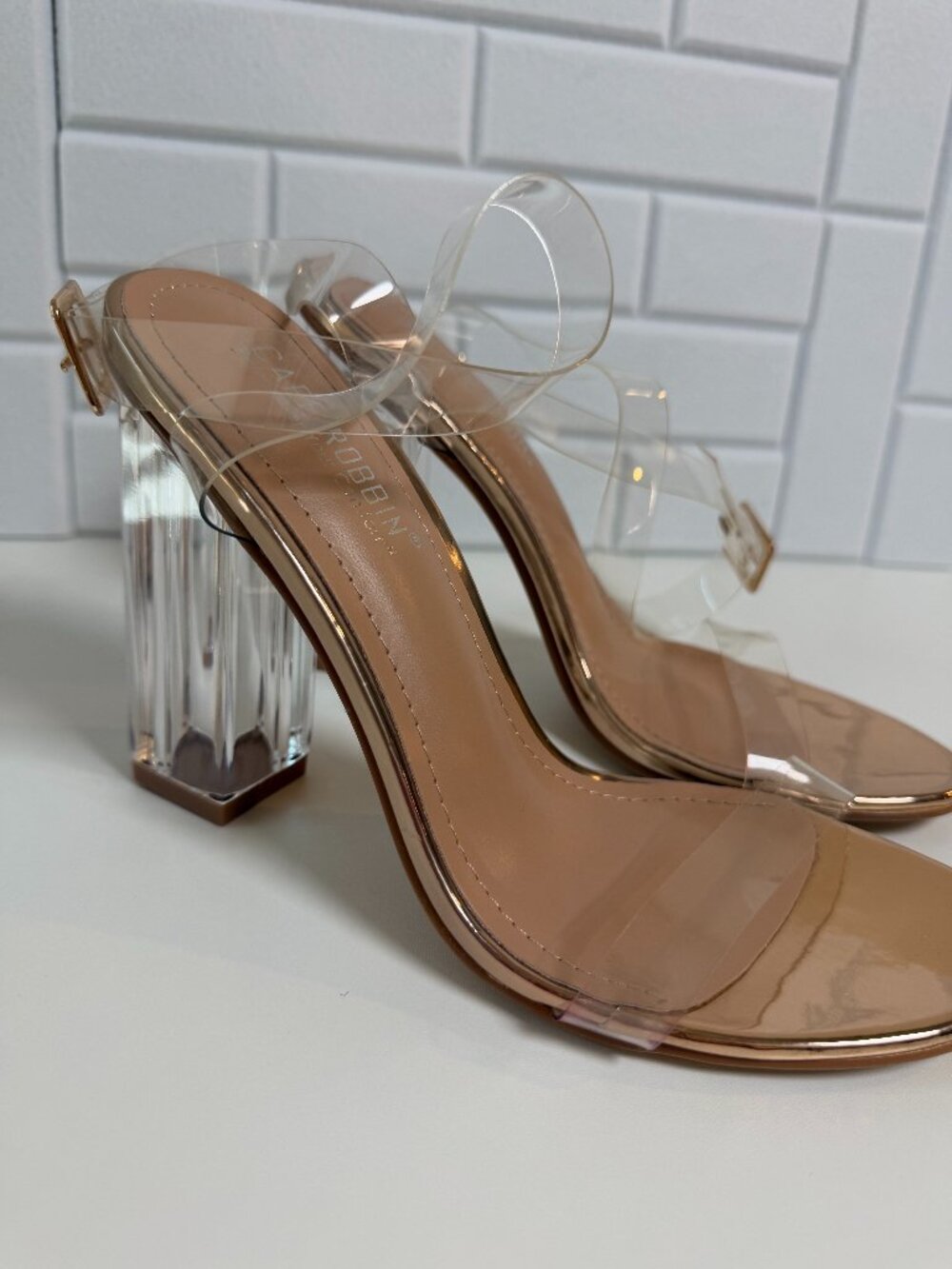 Cape Robbin Clear 4 1/2" Heels Size 7
